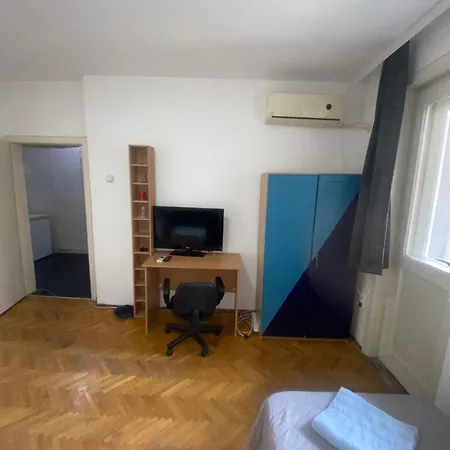 In Centar With Shared Bathroom And Kitchen Guest house Skopje
